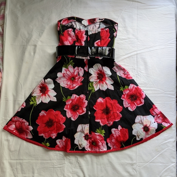 Le Chateau floral strapless dress with belt - Picture 4 of 10